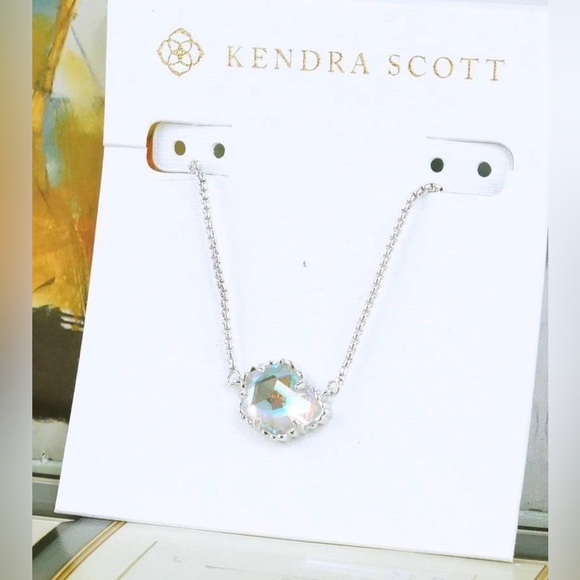 Kendra Scott Tess pendant necklace in a rhodium plated metal dichroic glassNWT - Picture 3 of 5
